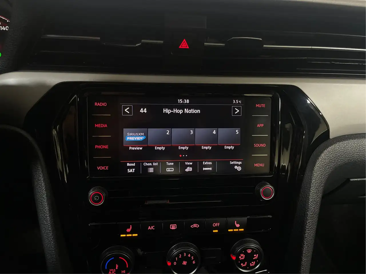 Volkswagen Passat снимка Volkswagen Passat