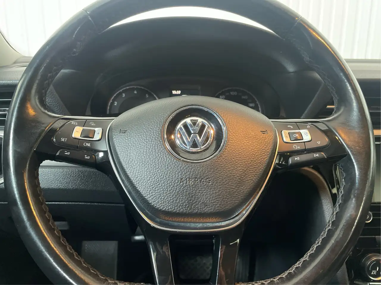 Volkswagen Passat снимка Volkswagen Passat