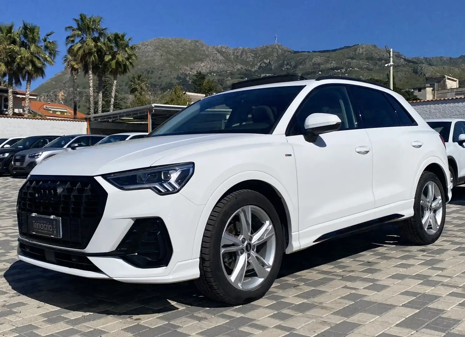 Audi Q3 S line edition 2.0 TDI 150CV s-tronic 35 Bianco - 1
