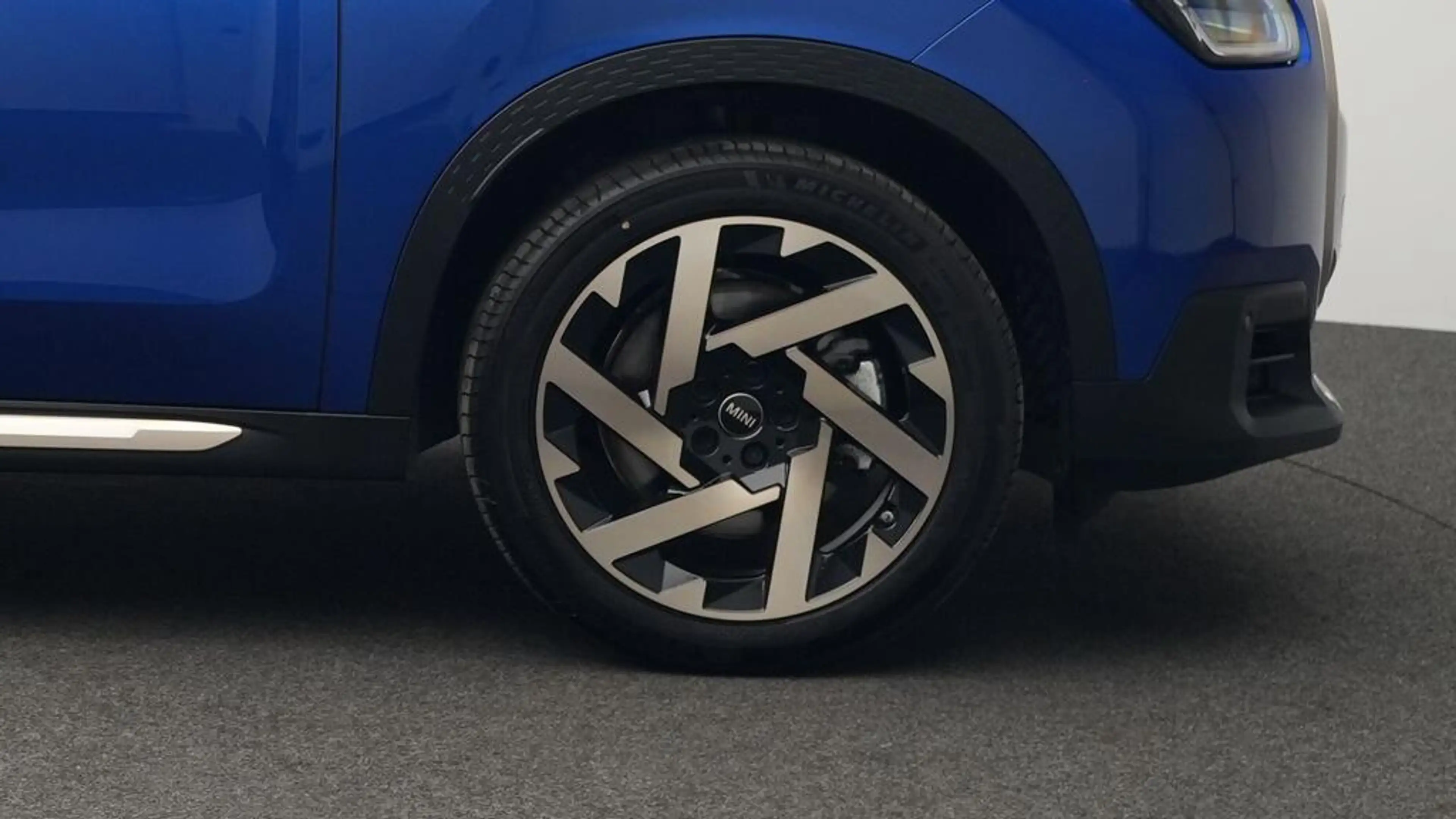 MINI Countryman S All4 Favoured Trim — photo 11