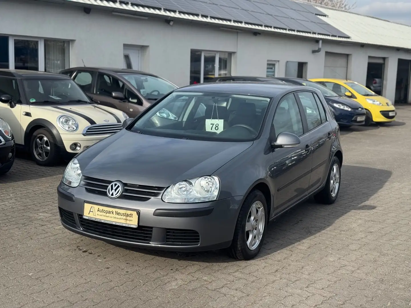 Volkswagen Golf V Lim. Trendline Grijs - 1