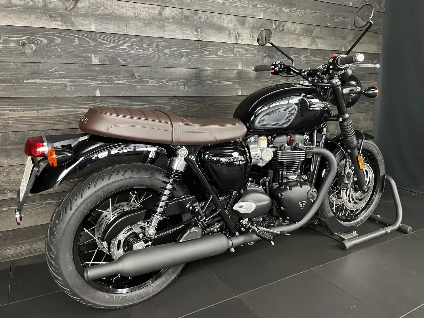 Triumph Bonneville T120 JET BLACK Zwart - 2