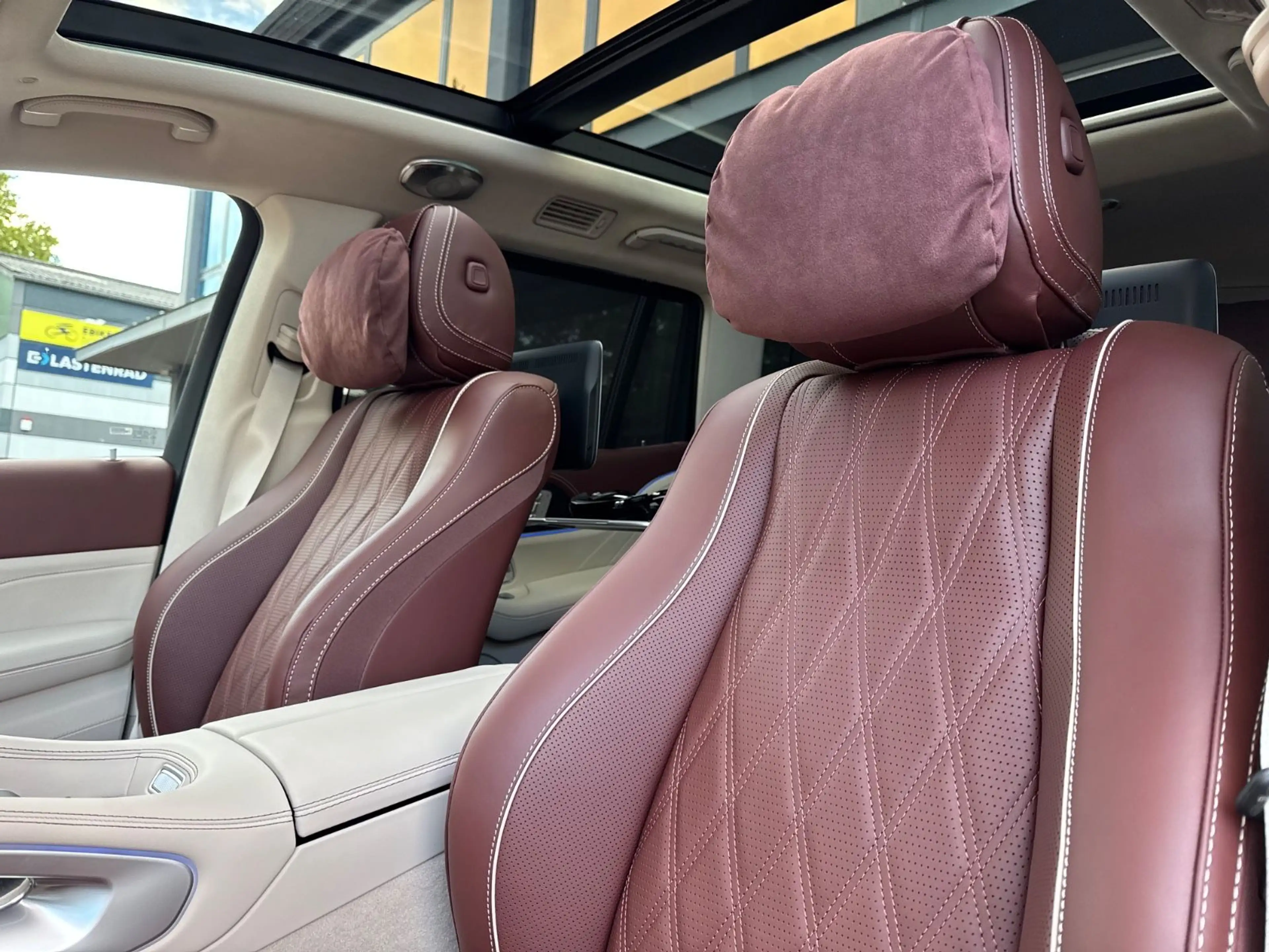 Mercedes-Benz GLS 600 MAYBACH|E-BODY|3D-BURMESTER| — photo 11