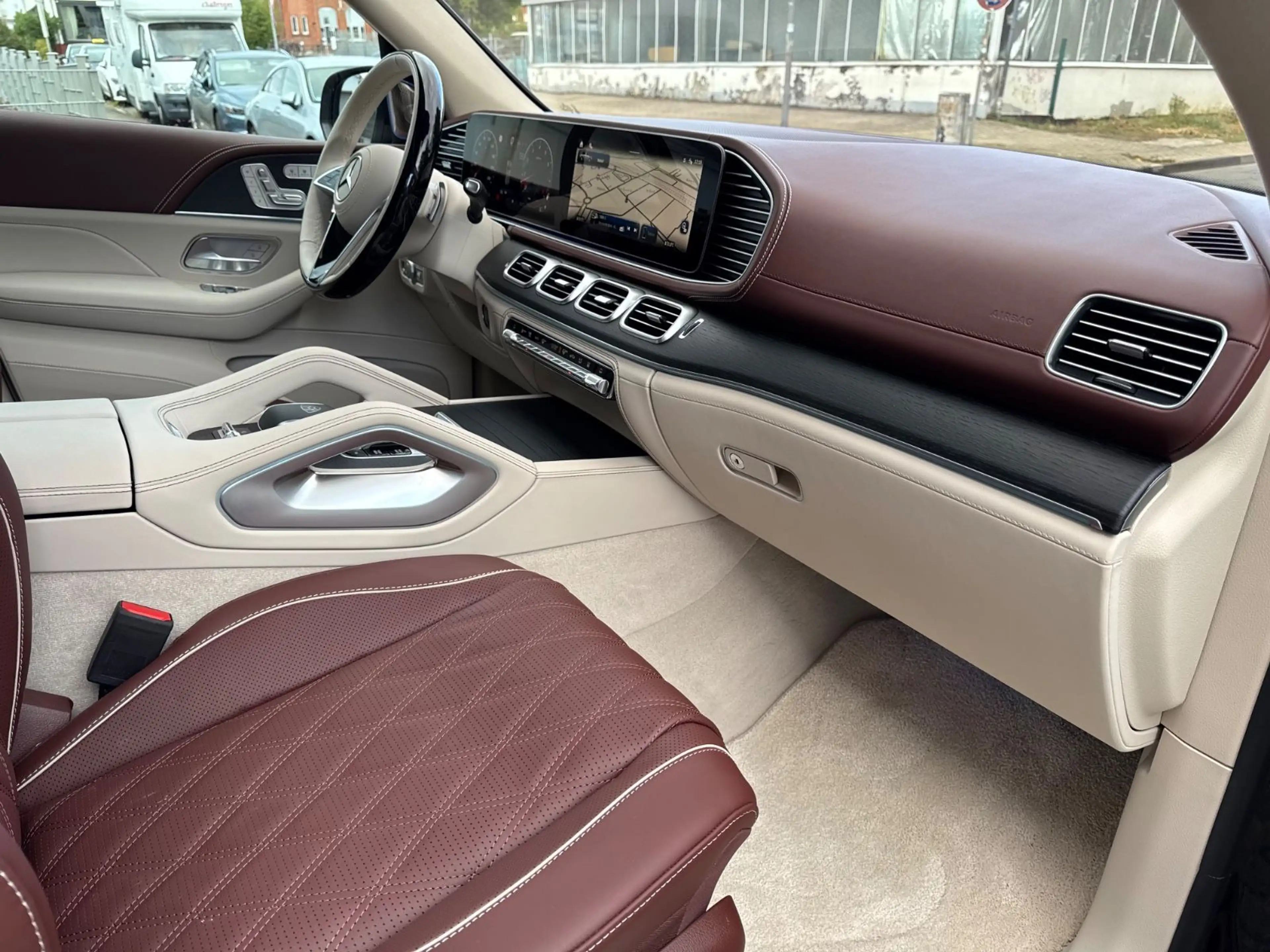 Mercedes-Benz GLS 600 MAYBACH|E-BODY|3D-BURMESTER| — photo 10
