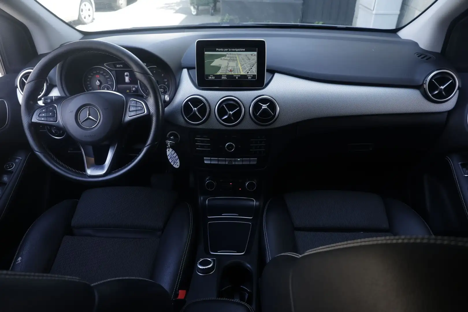 Mercedes-Benz B 180 Mercedes-Benz Classe B 180 d Automatic Premium 80 Grigio - 2