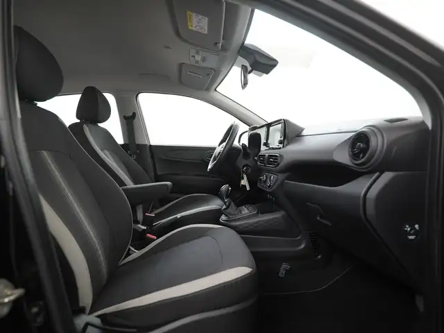 Hyundai i10 view 3