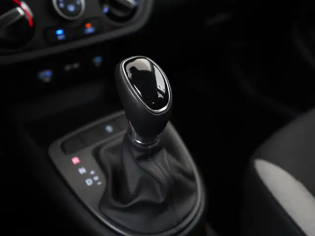 Hyundai i10 view 10
