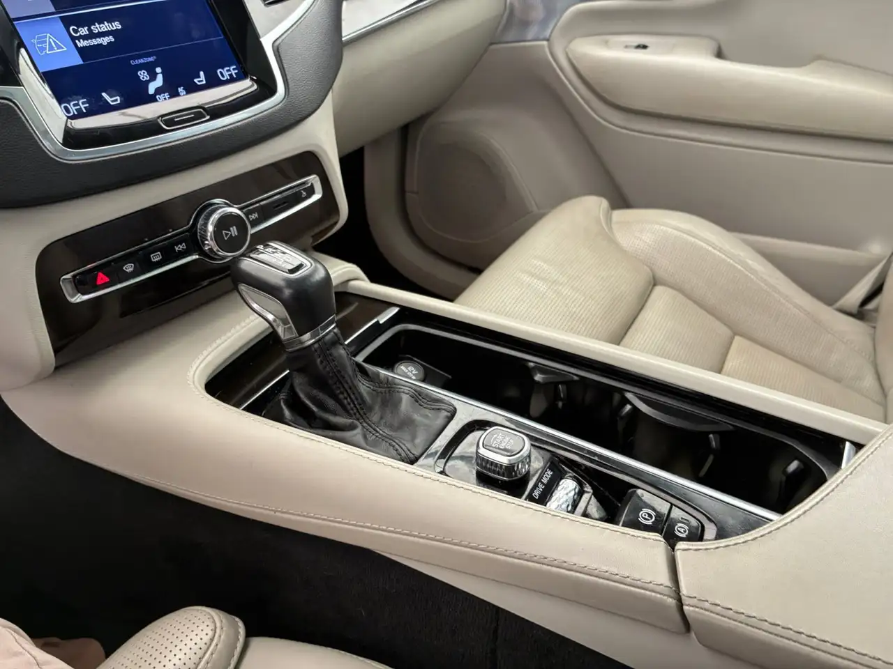 Volvo XC90 снимка Volvo XC90