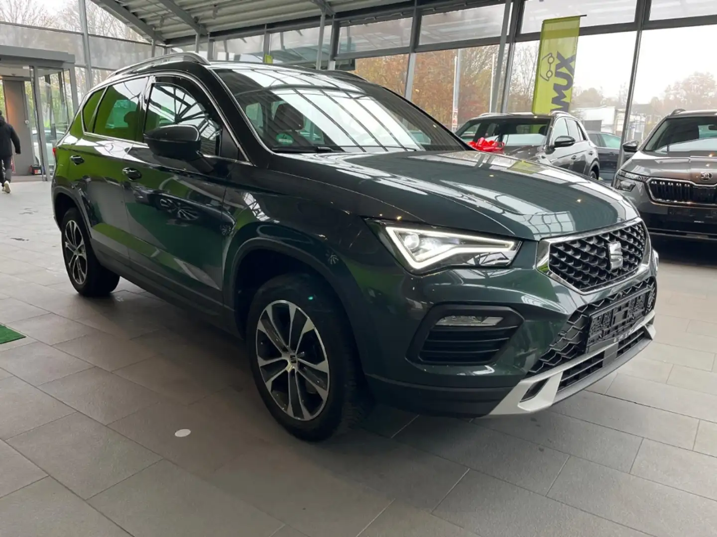 SEAT Ateca 2.0TDI DSG Style+LED+NAVI+VIRTUAL+AHK+PANO Vert - 1