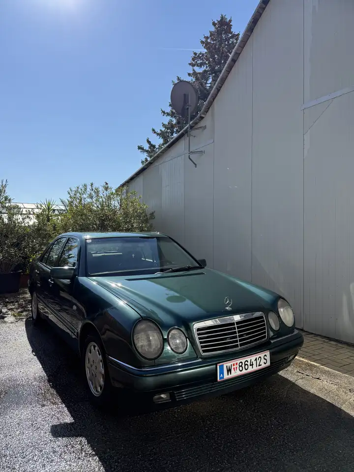 Mercedes-Benz E 290