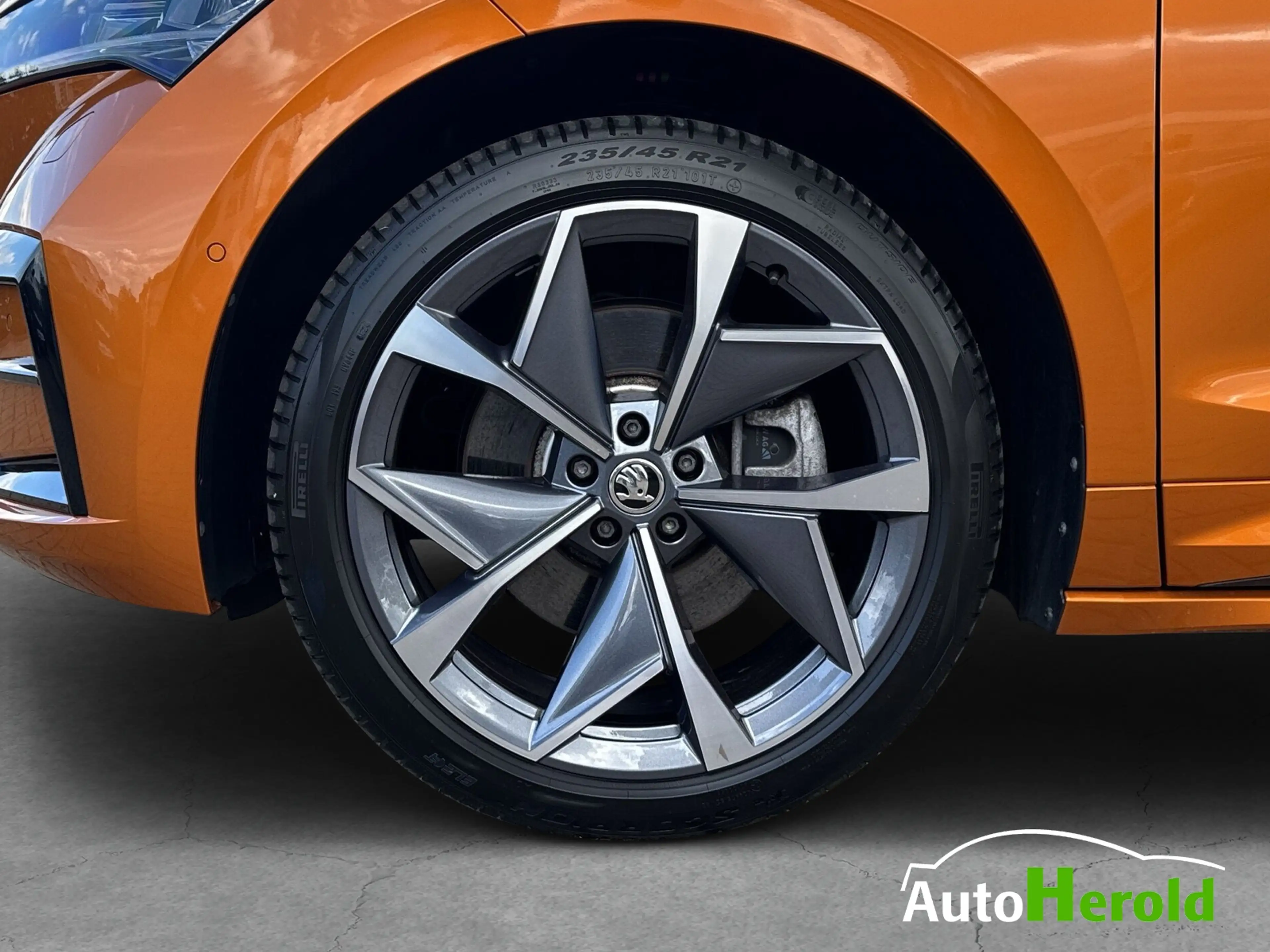 Skoda Enyaq Coupe RS 4x4 AHK Matrix LED — photo 3