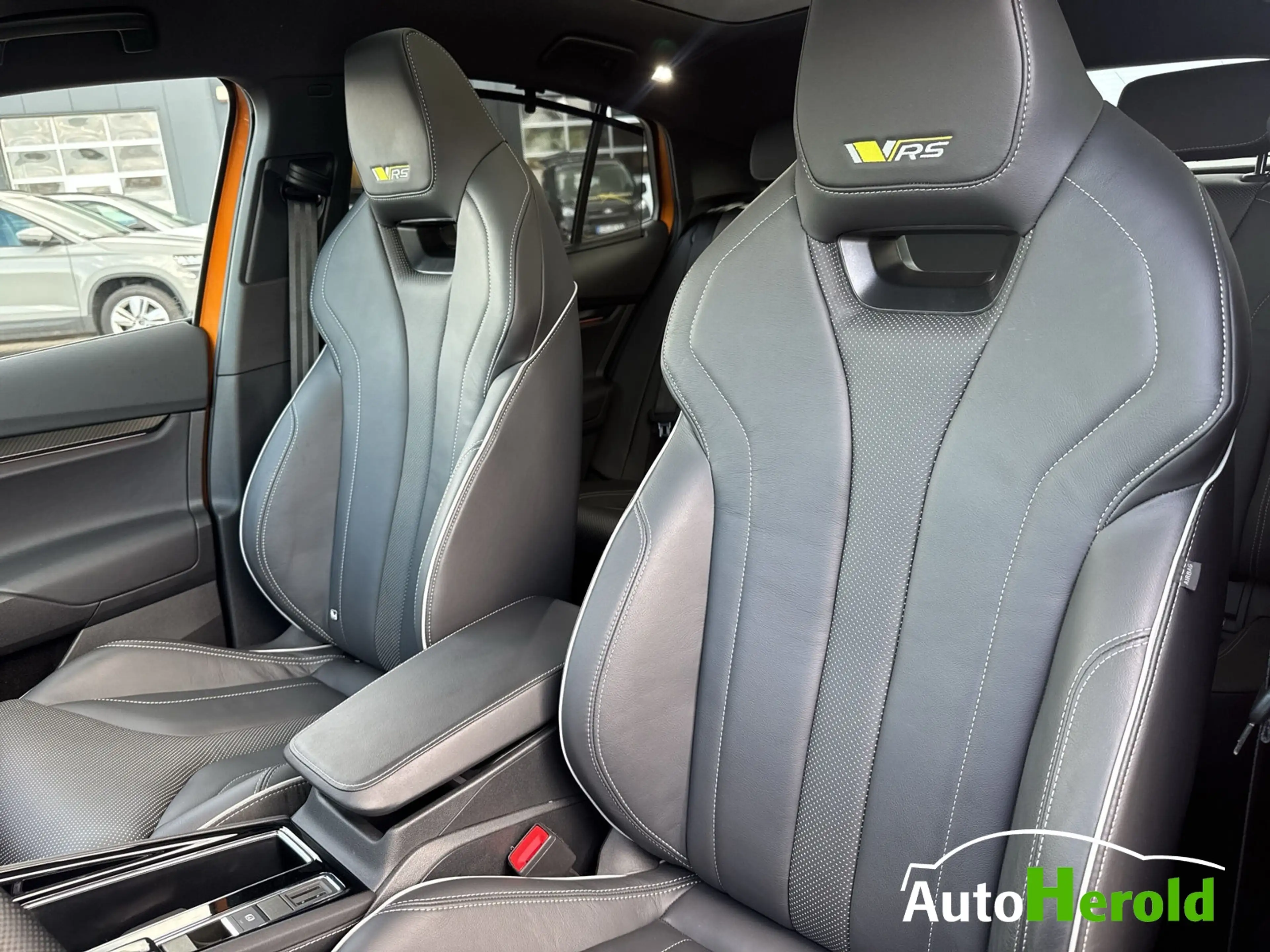 Skoda Enyaq Coupe RS 4x4 AHK Matrix LED — photo 11