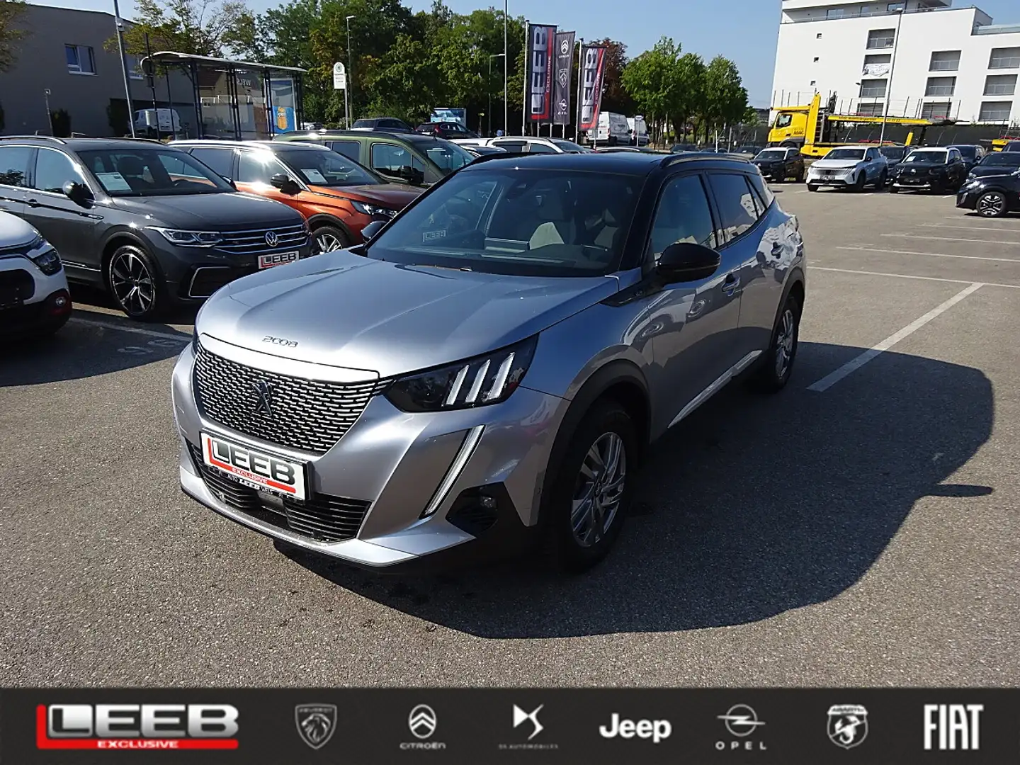 Peugeot e-2008 50kWh GT Pack Grau - 1