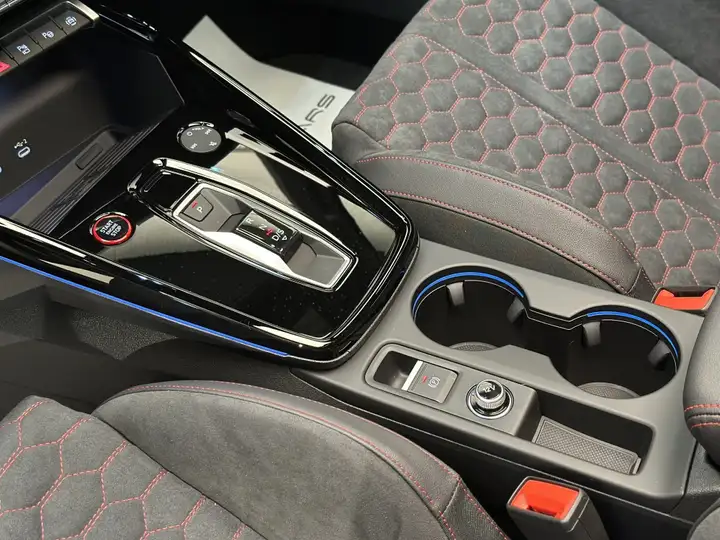 Audi RS3 2026, foto 40