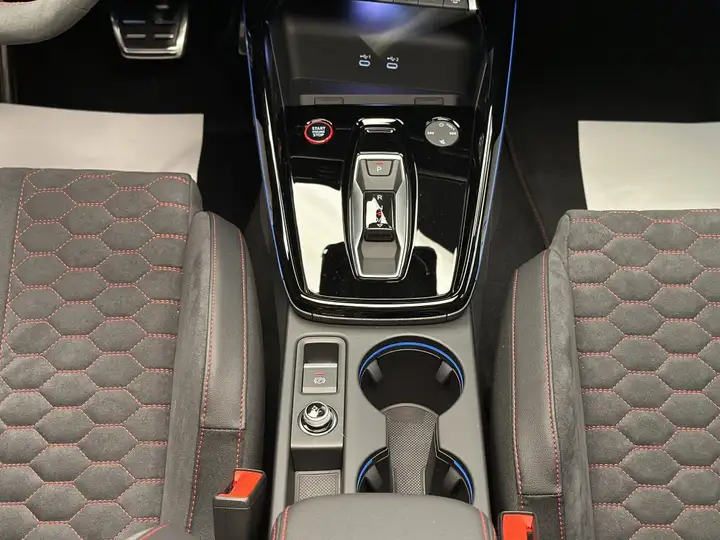 Audi RS3 2026, foto 43