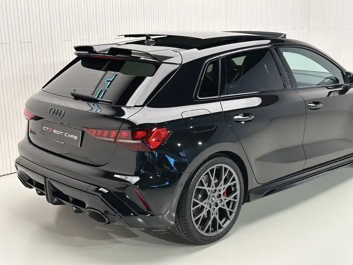 Audi RS3 2026, foto 18