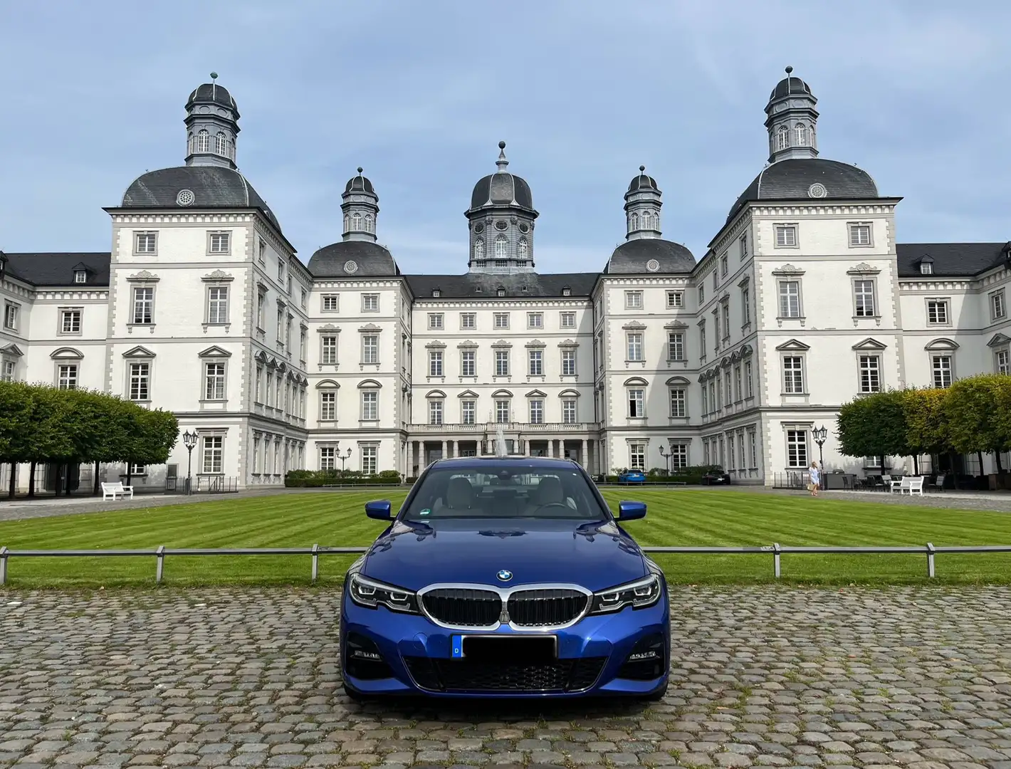 BMW 320 BMW 320i, M-Sport, 8-fach, Servicepaket, Garantie Blau - 2
