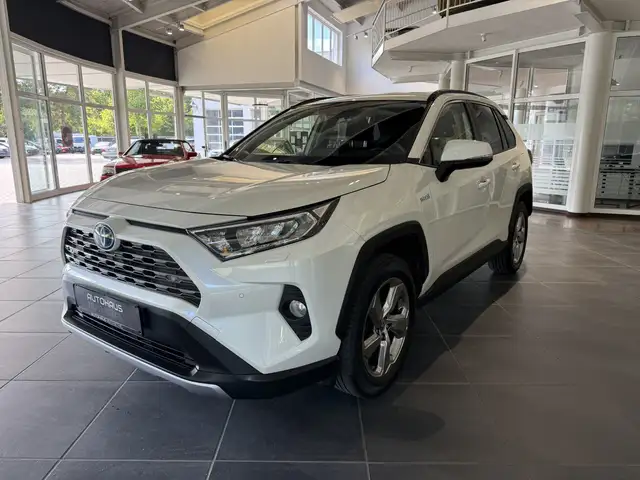 Toyota Rav4 view 3