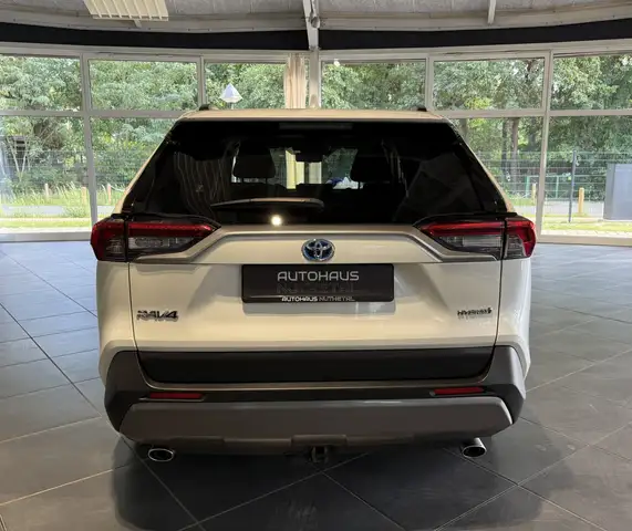 Toyota Rav4 view 5