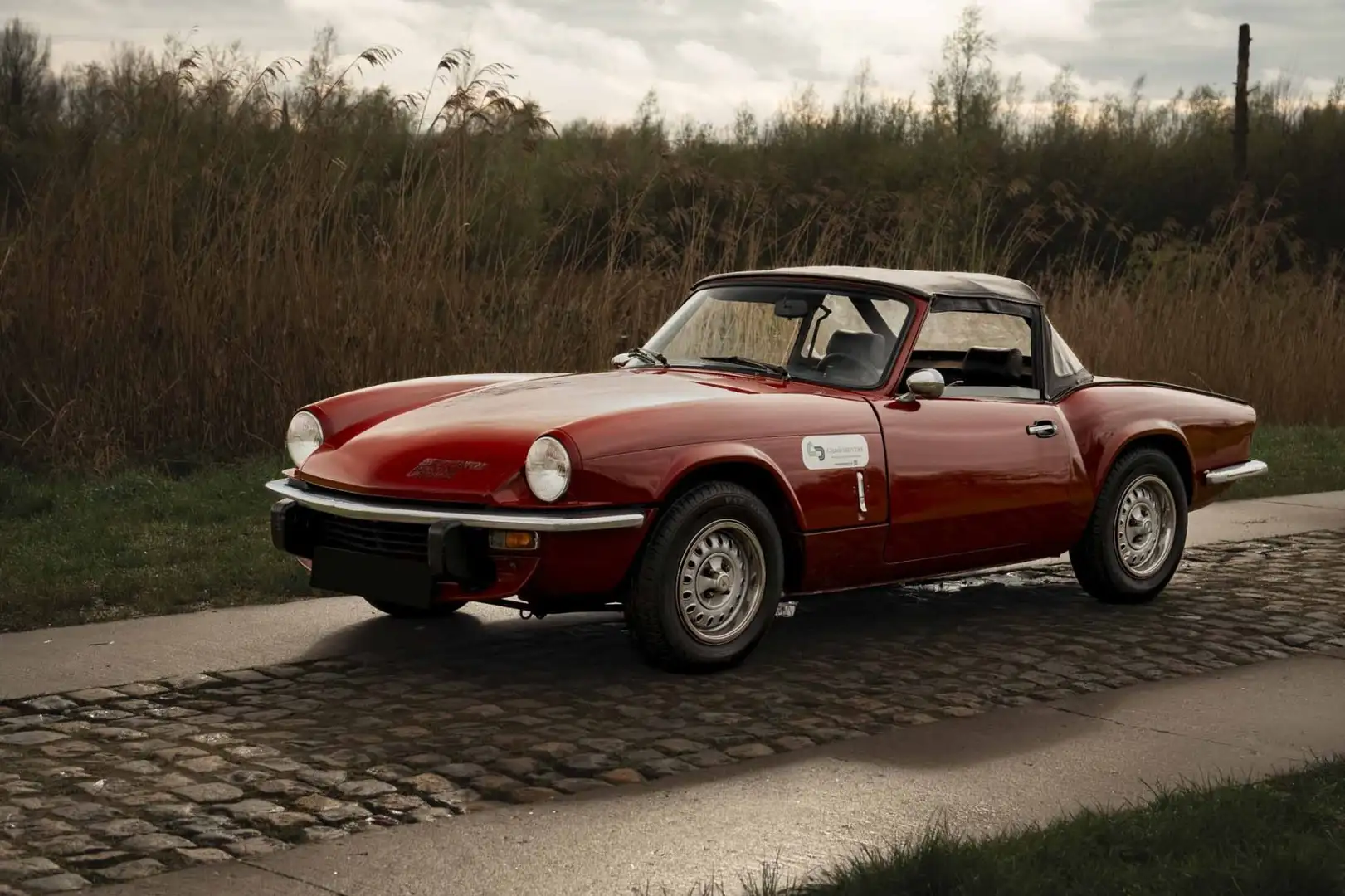 Triumph Spitfire 1500 Rojo - 1