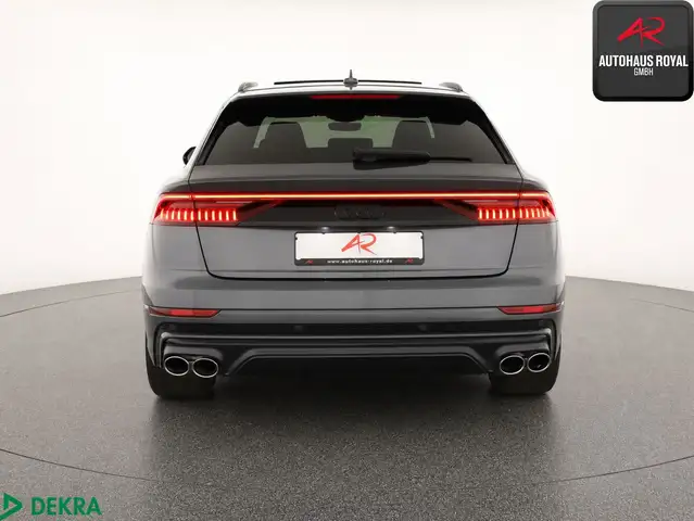 Audi SQ8 view 4