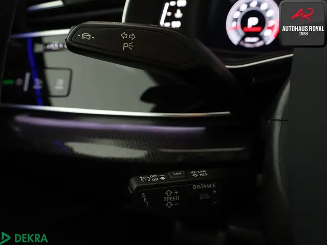 Audi SQ8 view 15