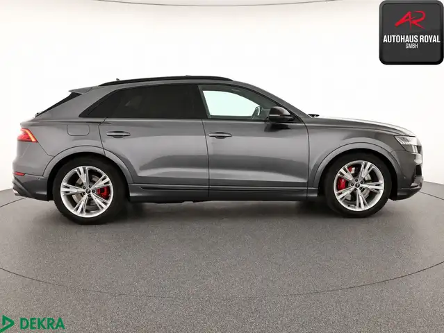 Audi SQ8 view 6
