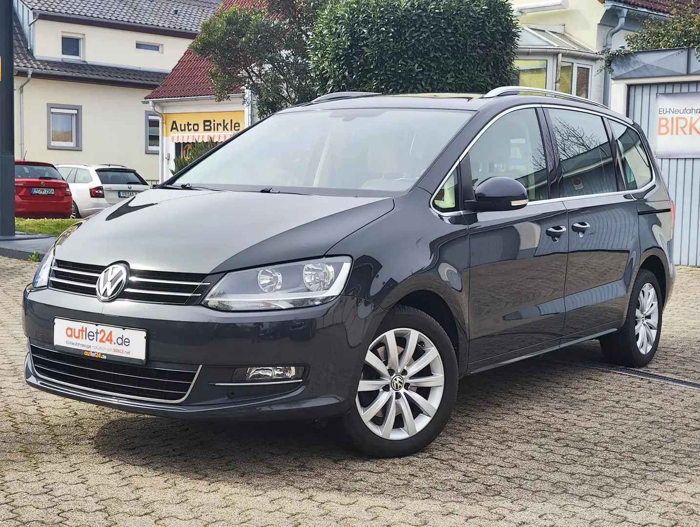 Volkswagen Sharan Highline 1.5TSI 150PS AHK PDC SHZ ALU 8xReifen Grau - 1