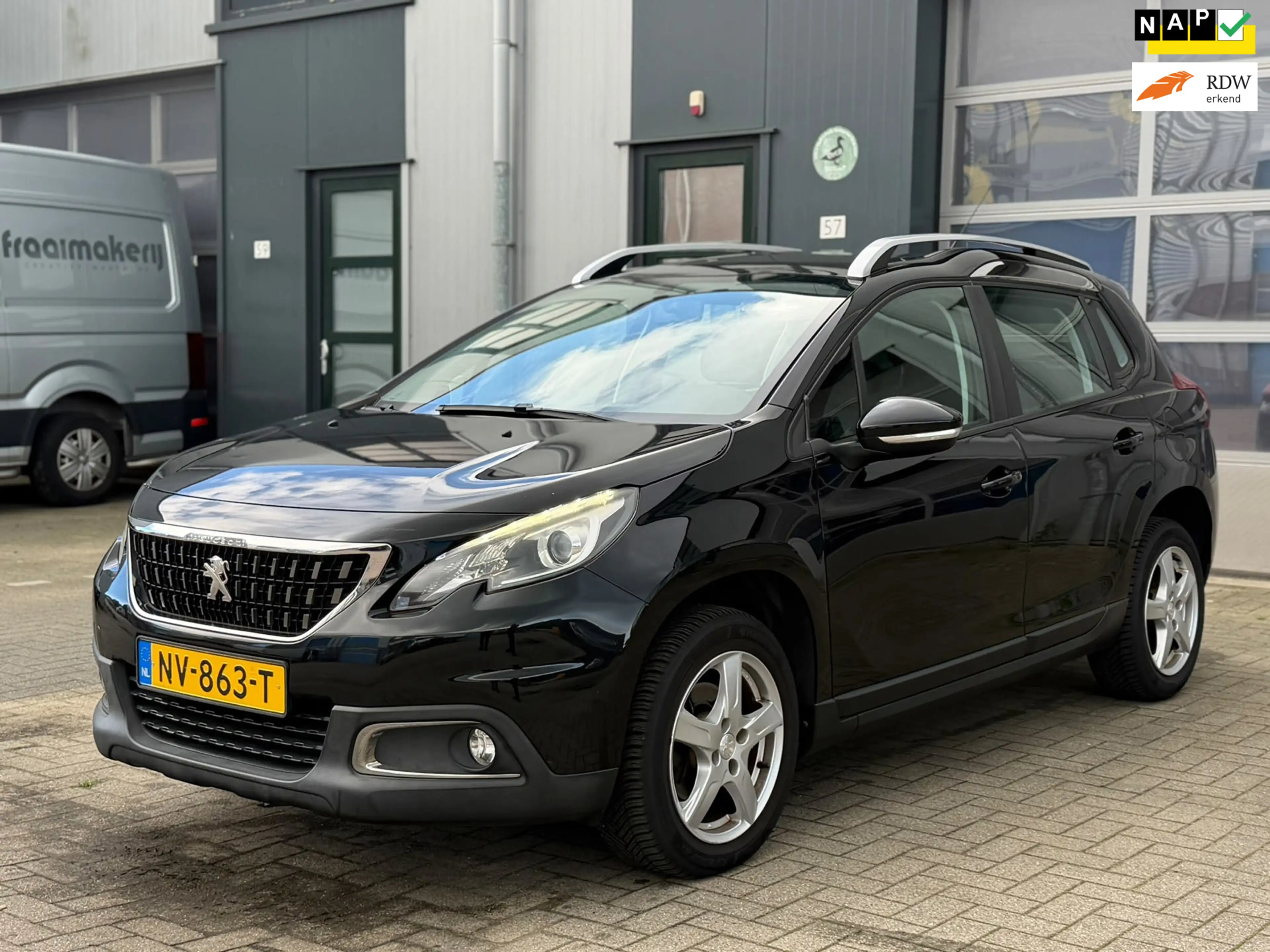 Peugeot 2008 1.2 PureTech Blue Lion PANO CRUISE AIRCO