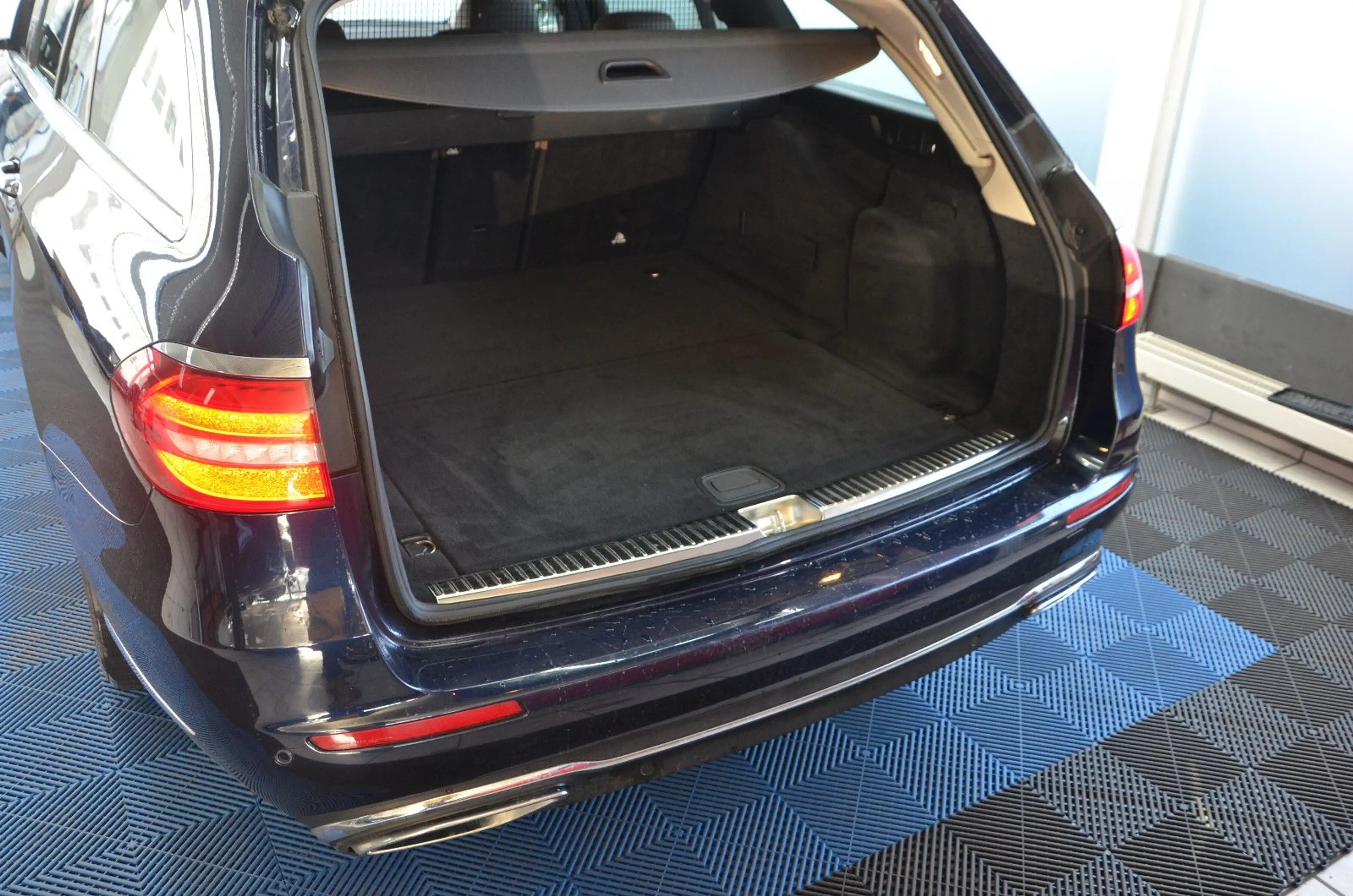 Mercedes-Benz E 220 d 4Matic *Exclusive*AHK*NAVI*KAMERA* — photo 15