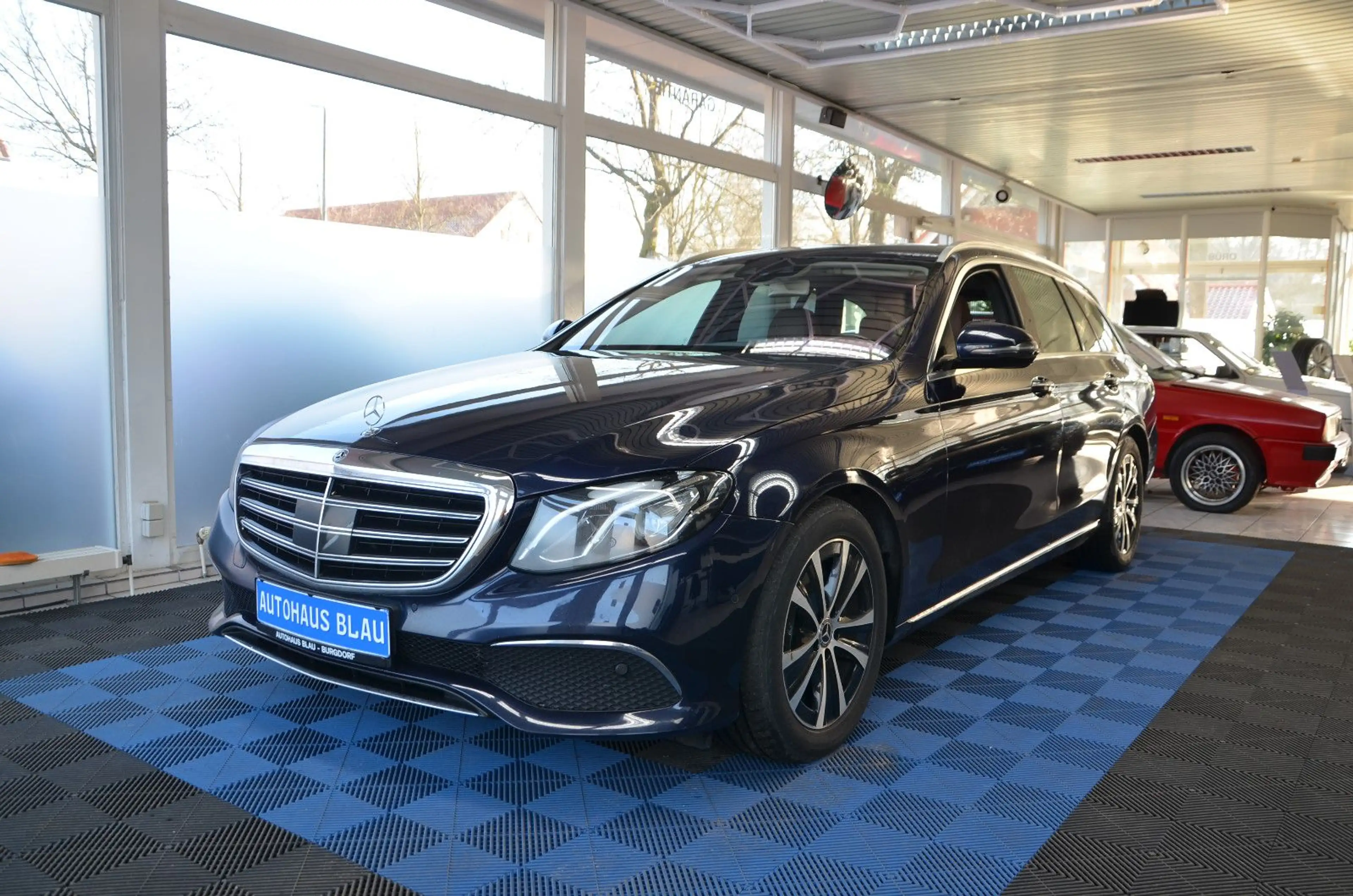 Mercedes-Benz E 220 d 4Matic *Exclusive*AHK*NAVI*KAMERA*