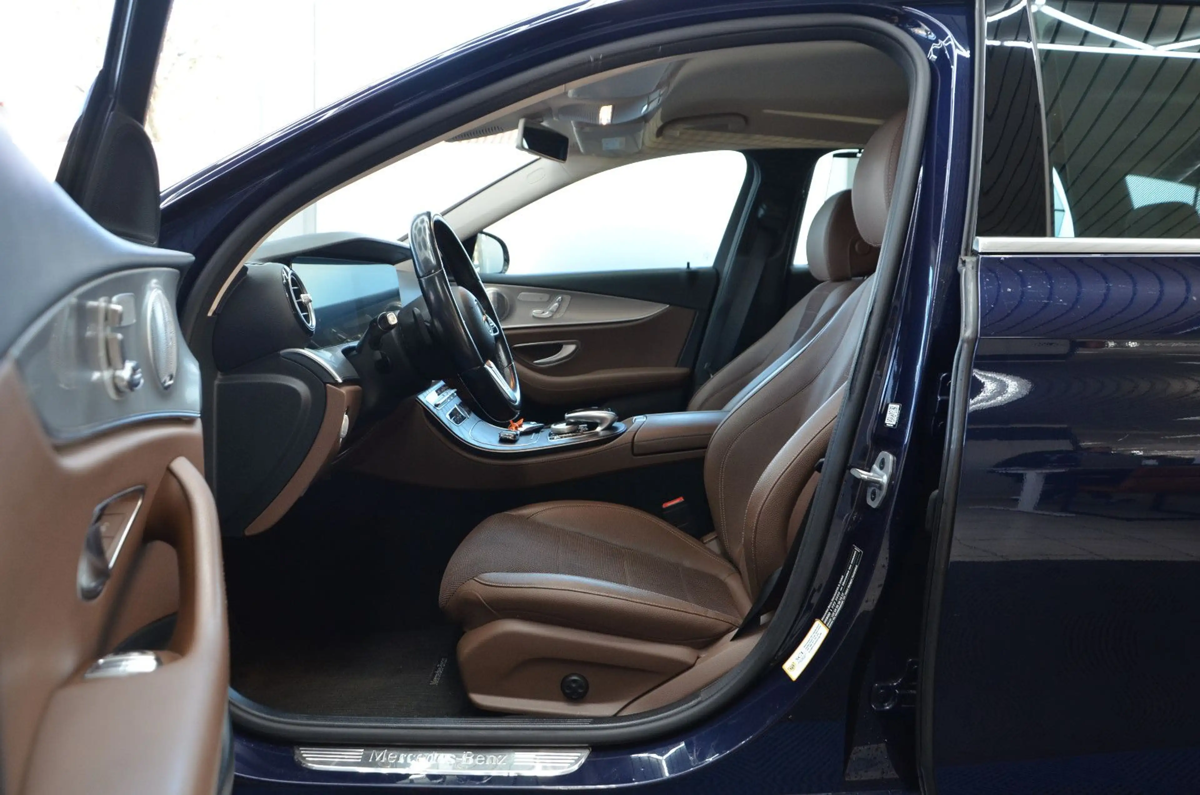Mercedes-Benz E 220 d 4Matic *Exclusive*AHK*NAVI*KAMERA* — photo 8