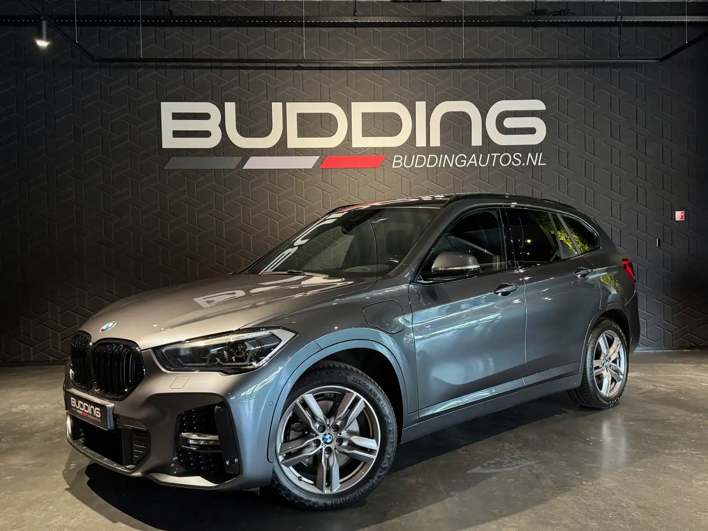 BMW X1 xDrive25e eDrive Ed | M-sport | Pano | Adap Cruise Gris - 1