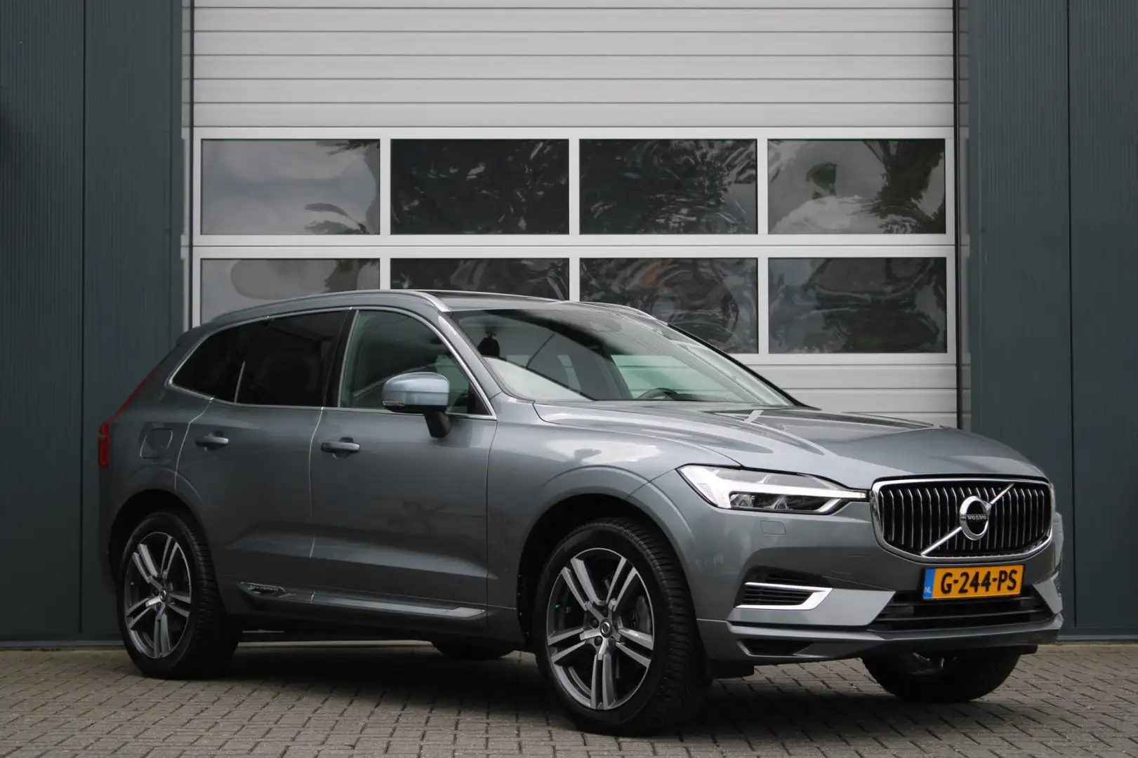Volvo XC60 2.0 T8 Twin Engine AWD Inscription ACC/HarmanKardo Gris - 1