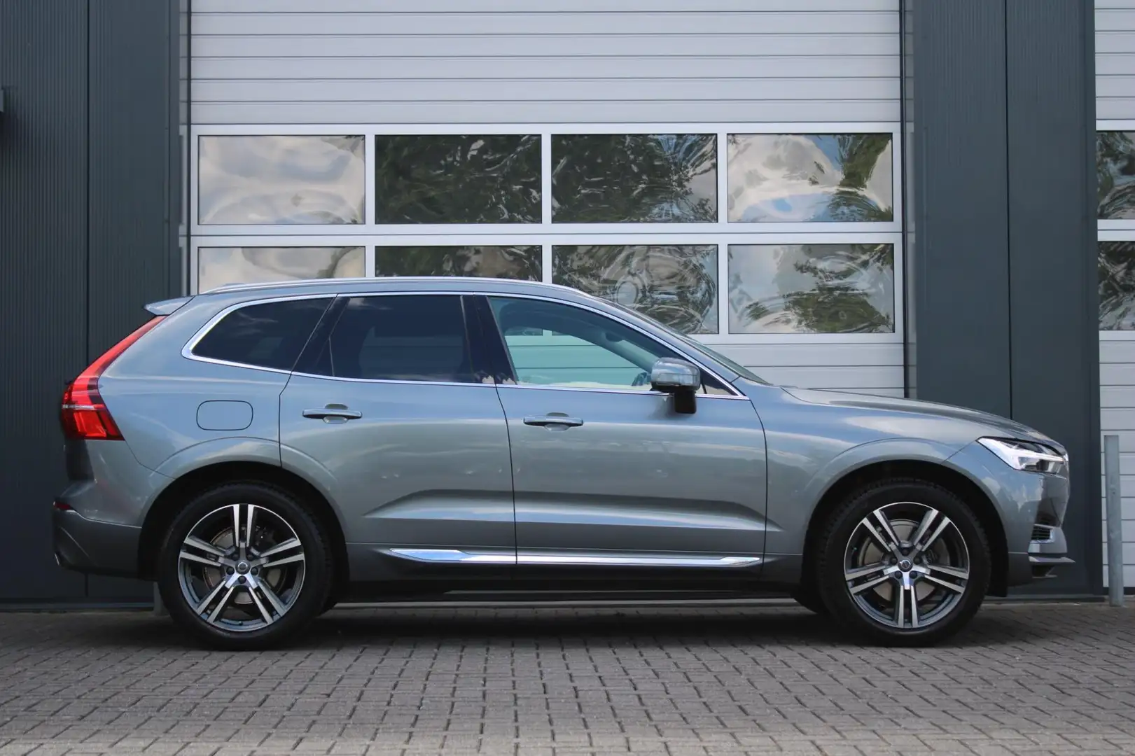 Volvo XC60 2.0 T8 Twin Engine AWD Inscription ACC/HarmanKardo Gris - 2