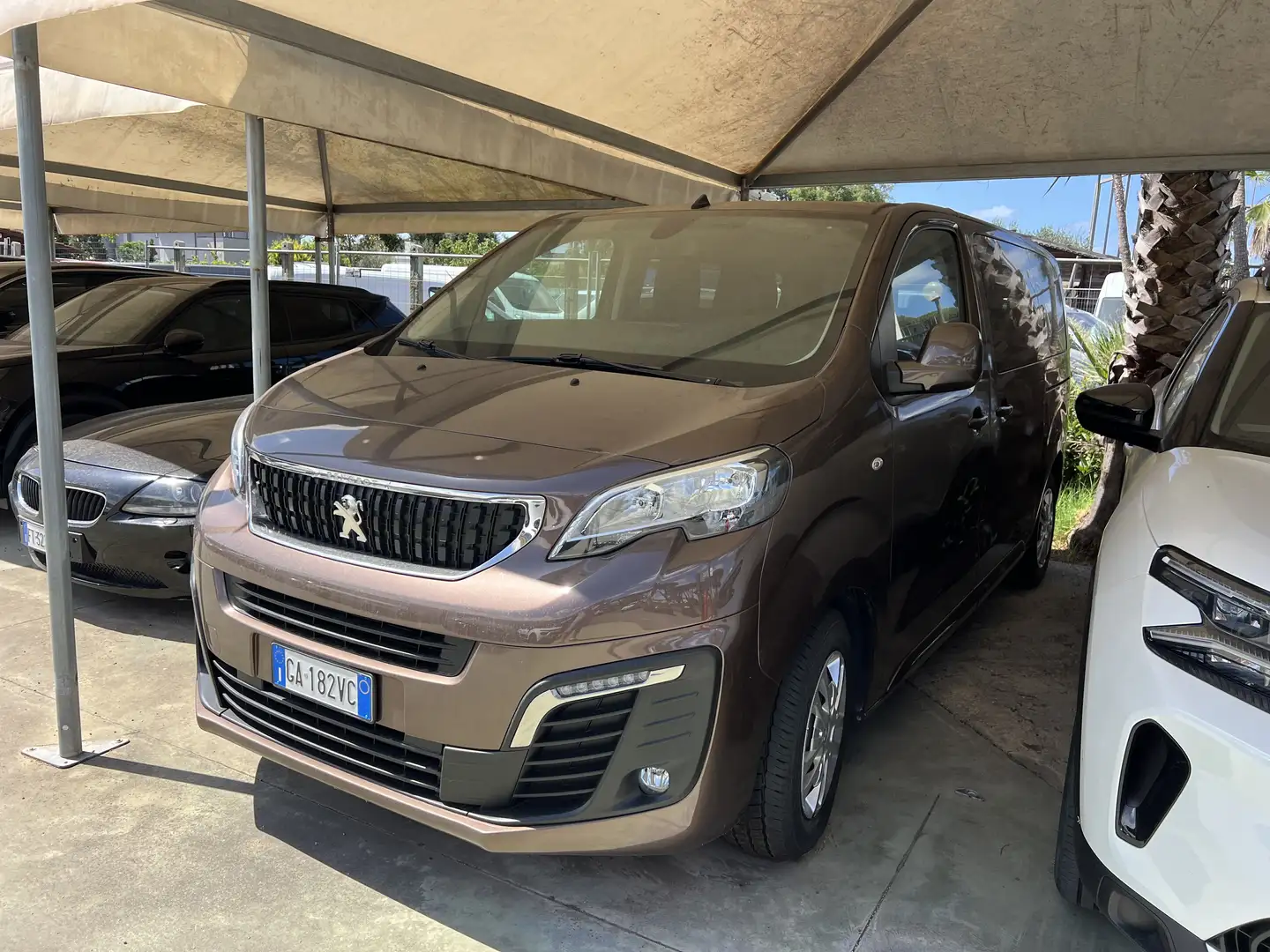Peugeot Traveller 2.0 150 CV 9 POSTI BUSINES Marrone - 1