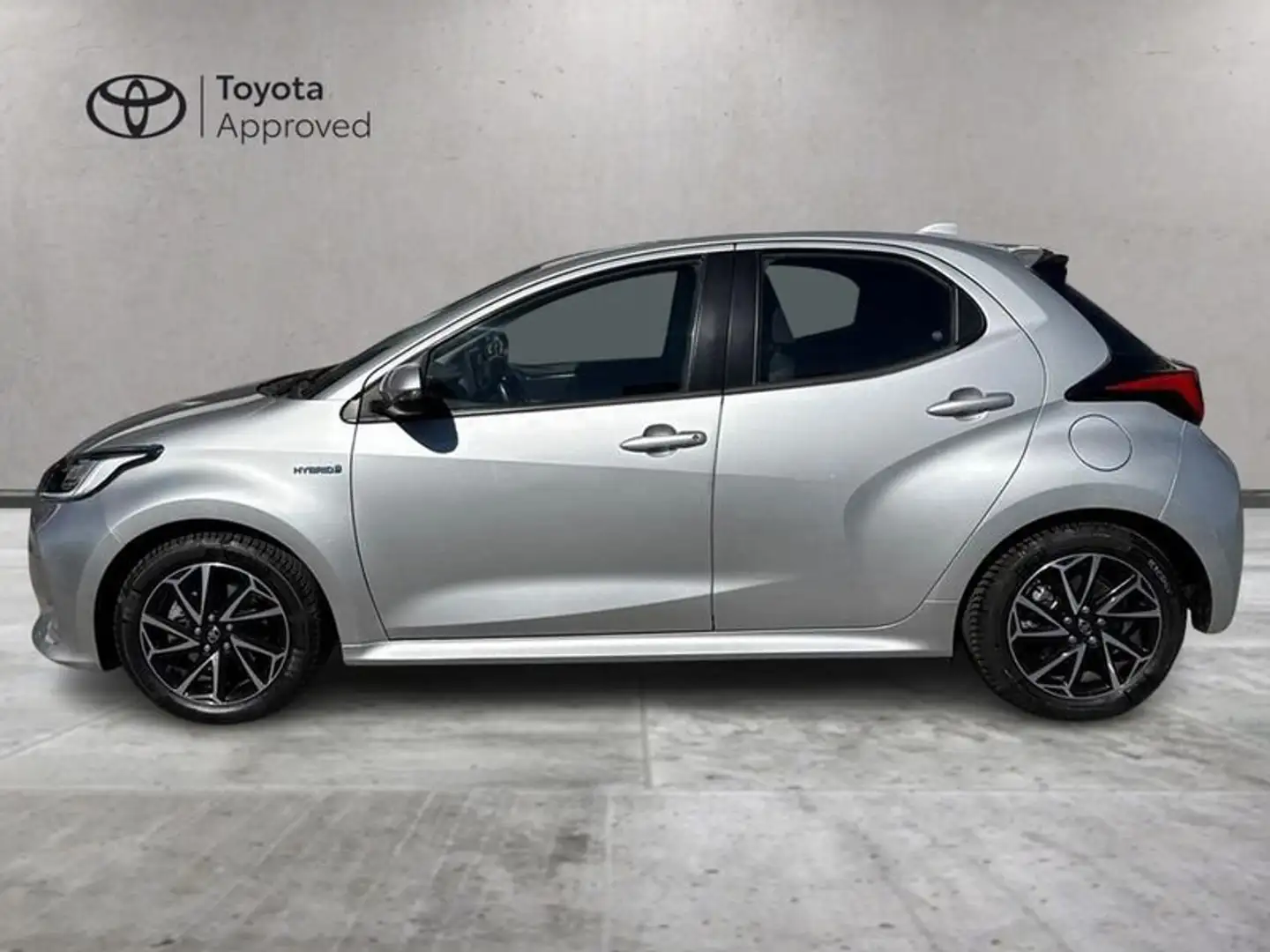Toyota Yaris 1.5 Hybrid 5 porte Trend Argent - 2