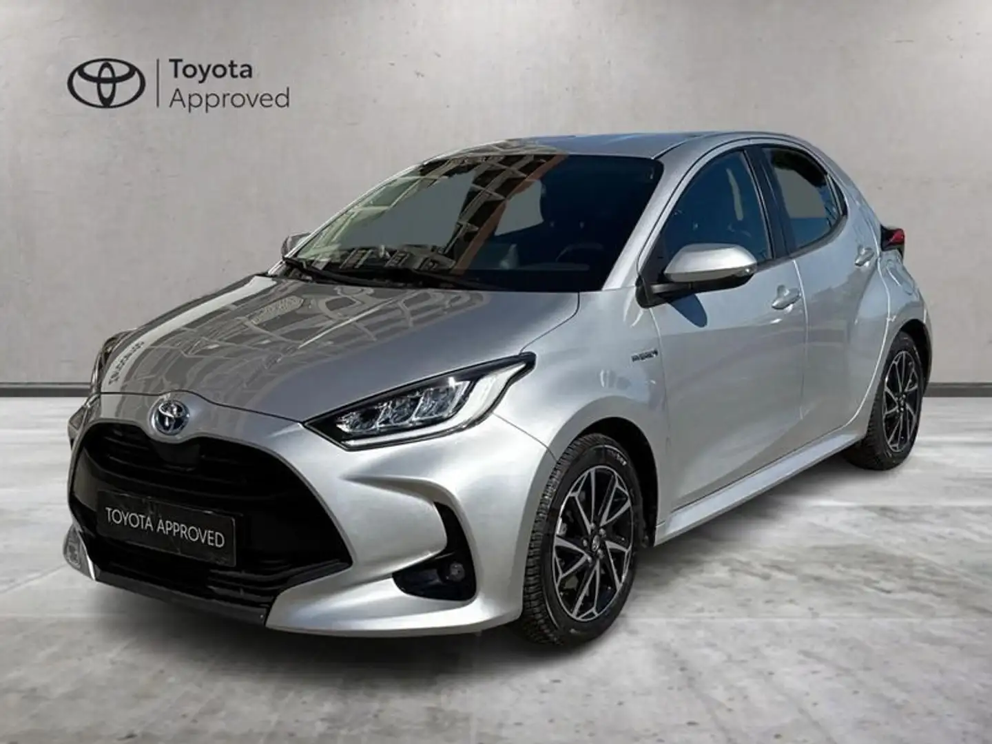 Toyota Yaris 1.5 Hybrid 5 porte Trend Argent - 1