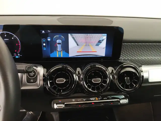 Mercedes-Benz GLB view 20