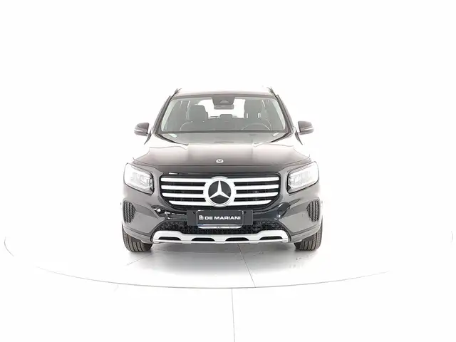 Mercedes-Benz GLB view 8