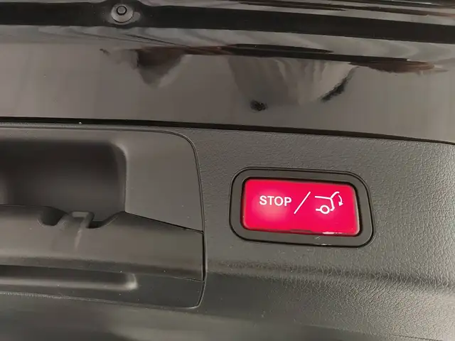 Mercedes-Benz GLB view 11