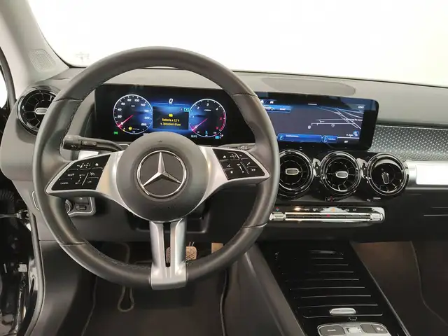 Mercedes-Benz GLB view 15