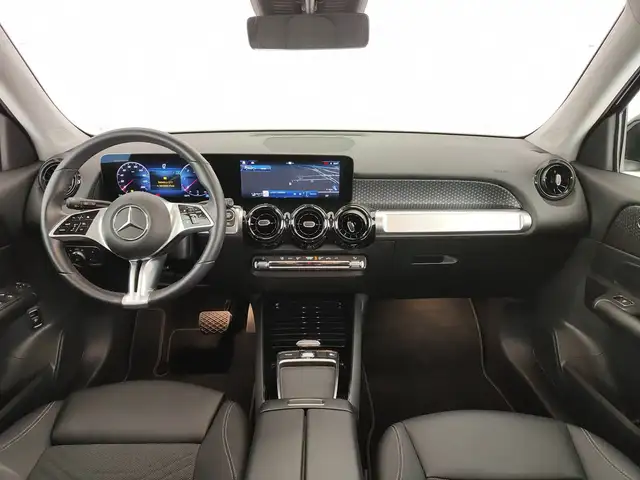 Mercedes-Benz GLB view 22