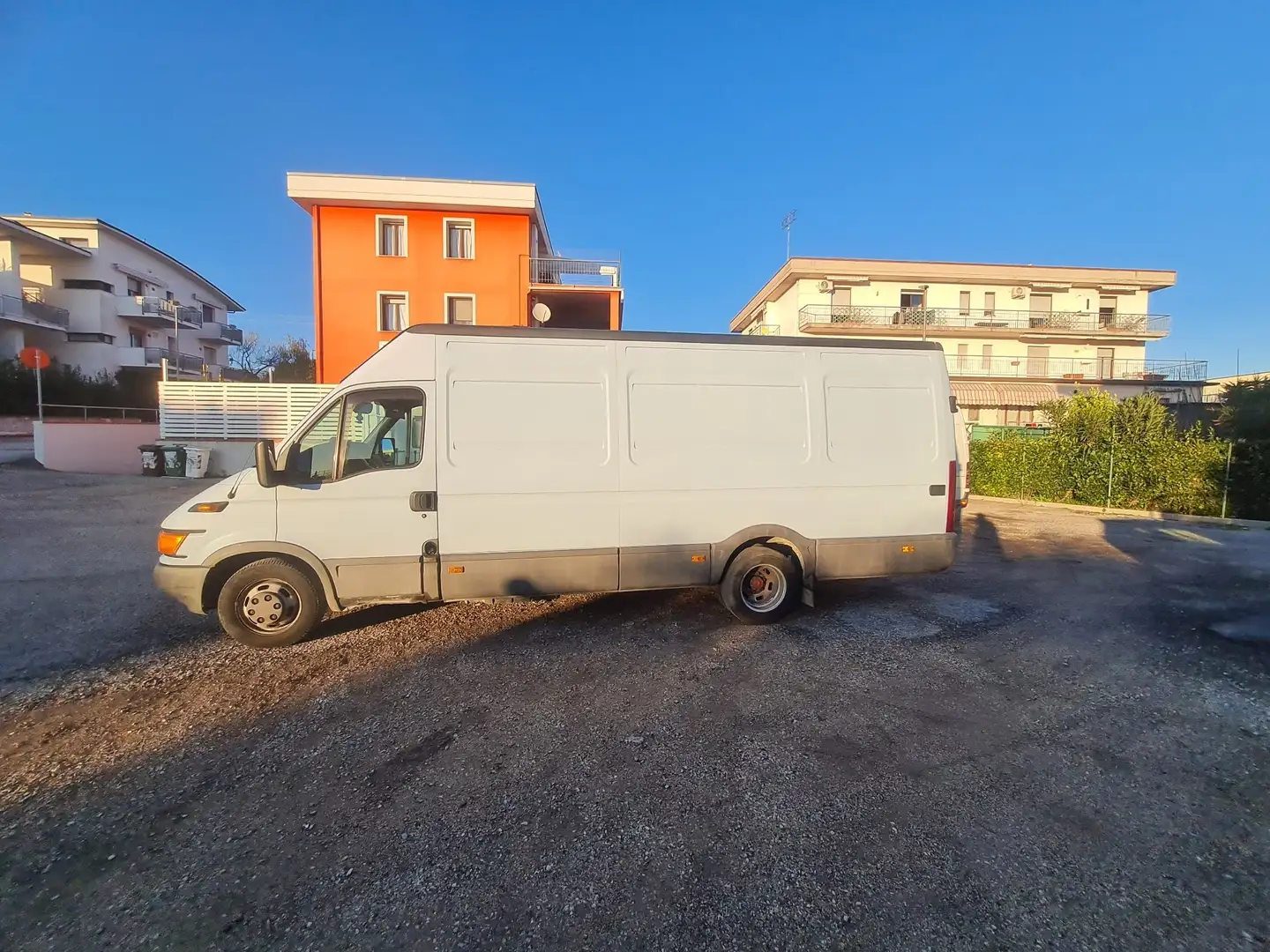 Iveco Daily Blauw - 1