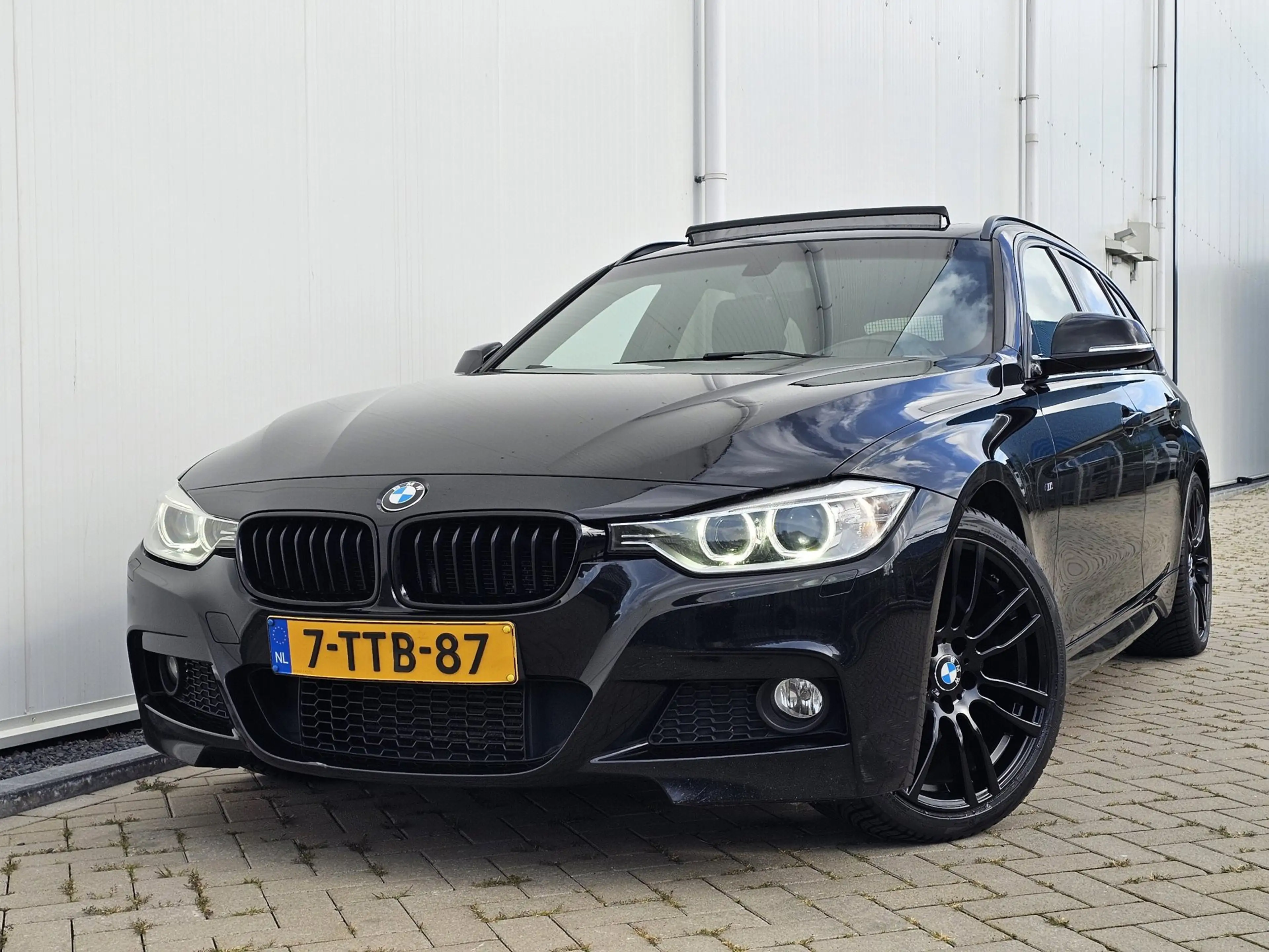 BMW 316 3-serie Touring 316i M-Pakket bj 2014 PANO|M-inter