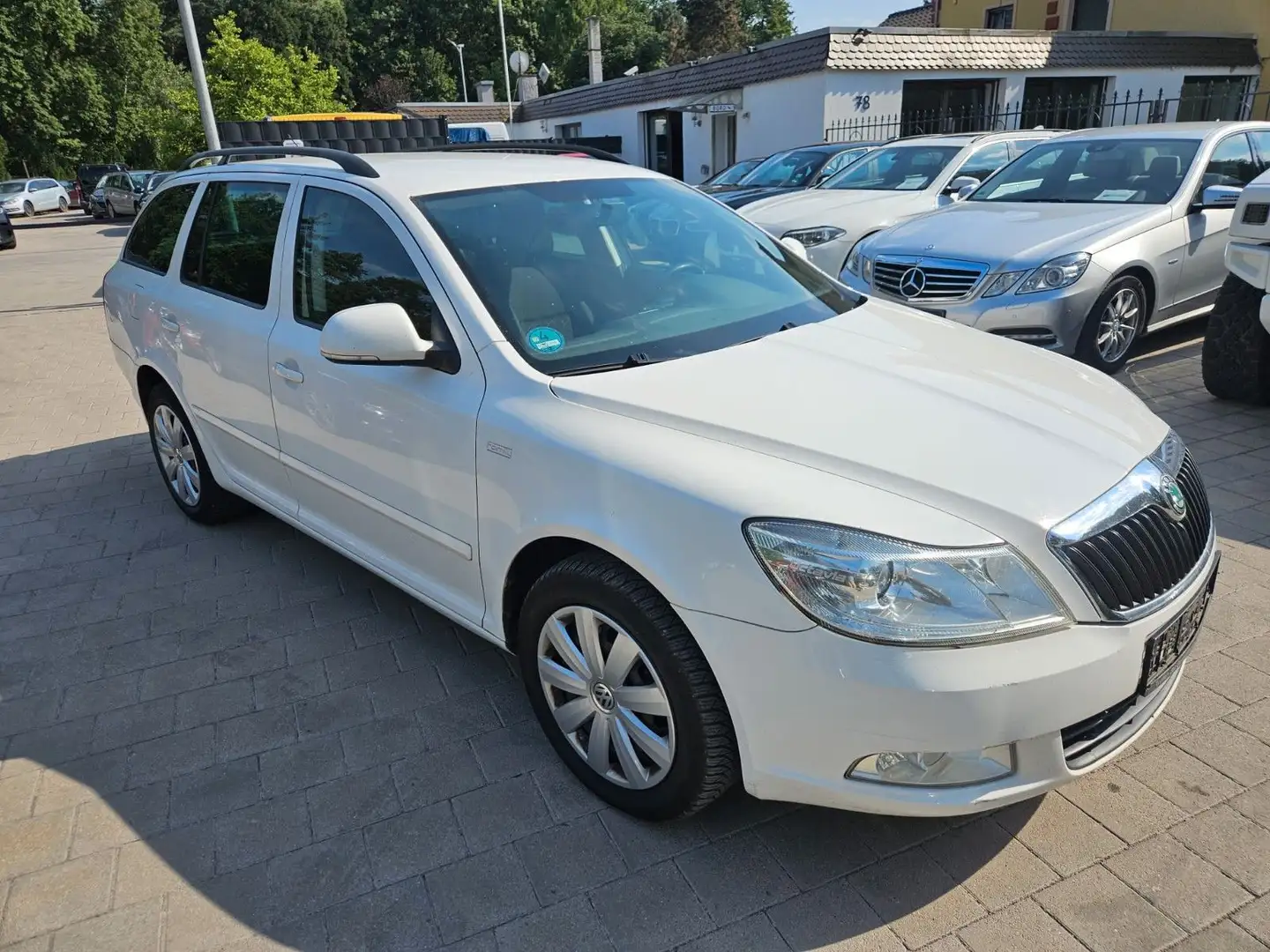 Skoda Octavia Combi Family Weiß - 1