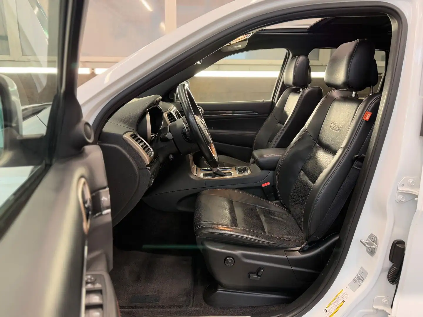 Jeep Grand Cherokee 3.0 CRD PANO AHK 3,5t LHZ KAMERA Weiß - 2