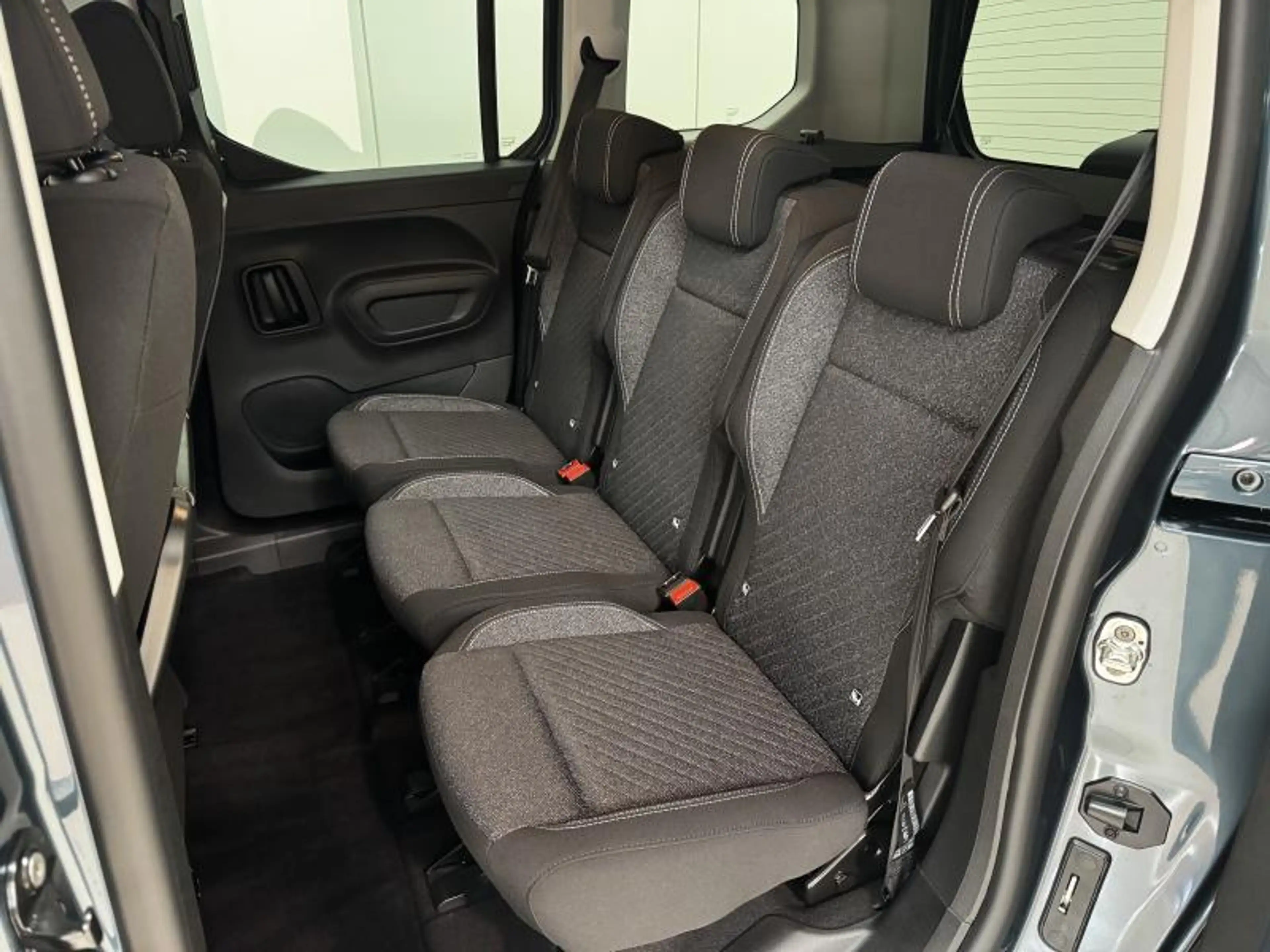 Peugeot Rifter 1.2 TURBO Allure S&S 8jr GARANTIE! LED|GPS|PDC|CRU — photo 11