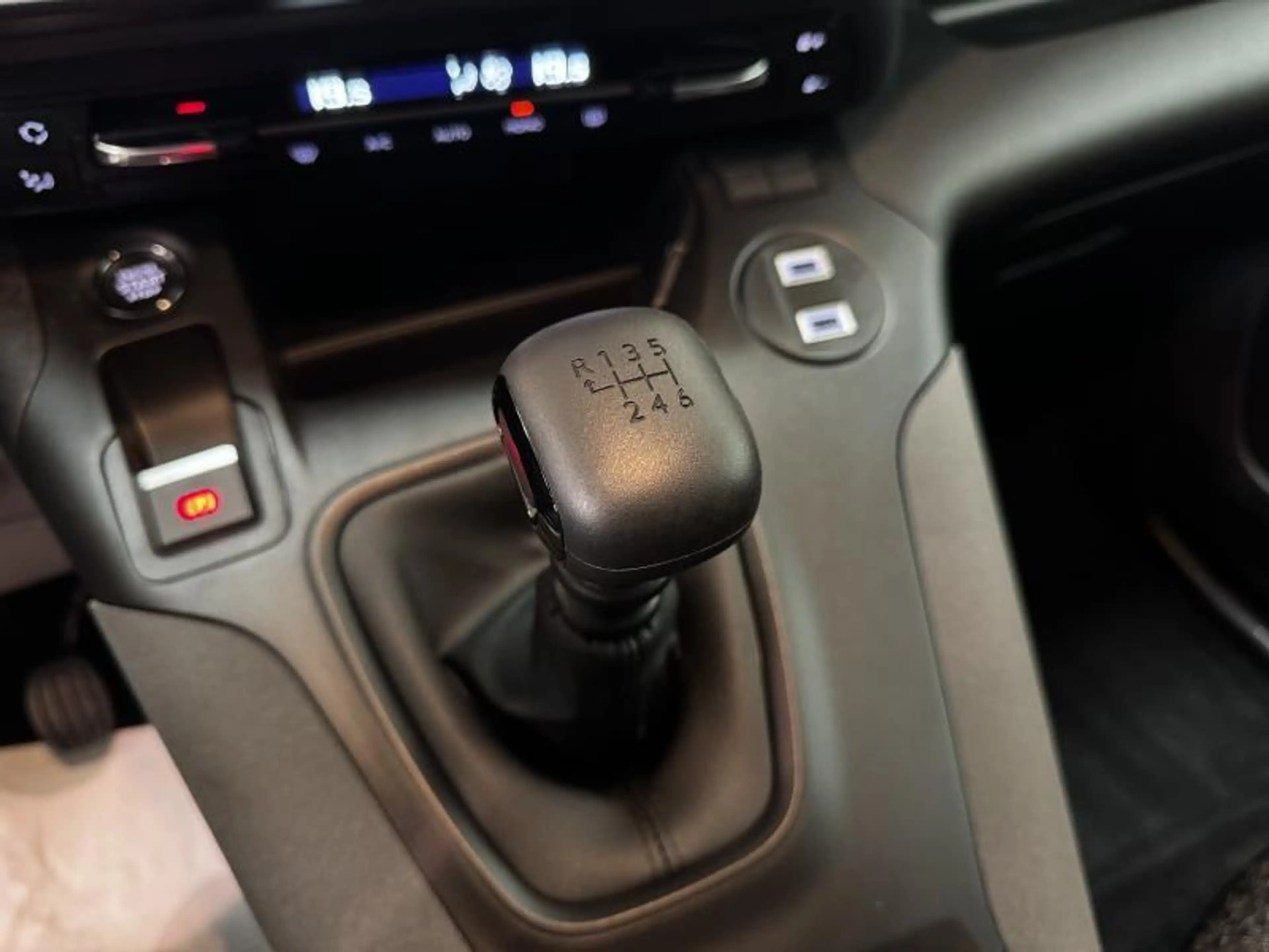 Peugeot Rifter 1.2 TURBO Allure S&S 8jr GARANTIE! LED|GPS|PDC|CRU — photo 20