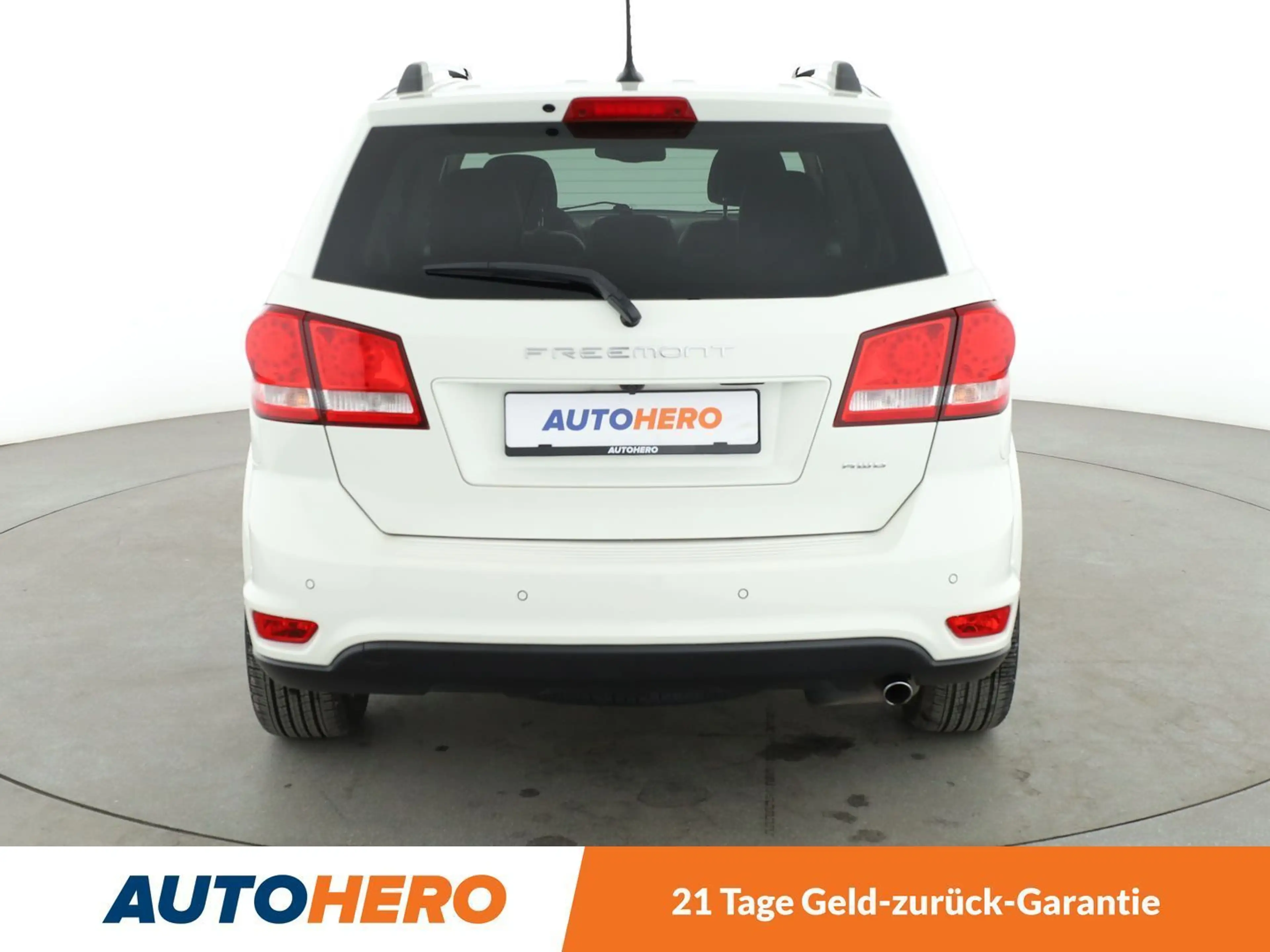 Fiat Freemont 2.0 Multijet Lounge 4WD *NAVI*TEMPO*PDC*CAM*ALU* — photo 5